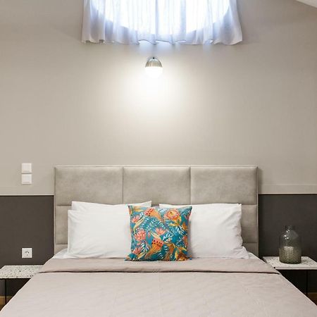 Step One | Luxury Suites Right In The Heart Of Acropolis Next To Metro Station Athena Bagian luar foto