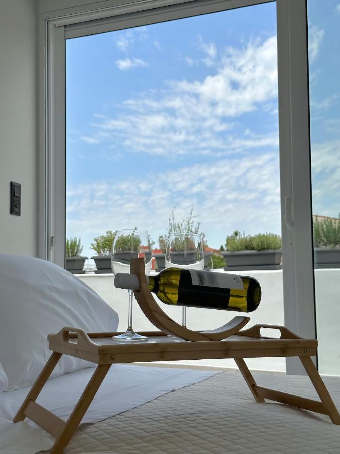Step One | Luxury Suites Right In The Heart Of Acropolis Next To Metro Station Athena Bagian luar foto