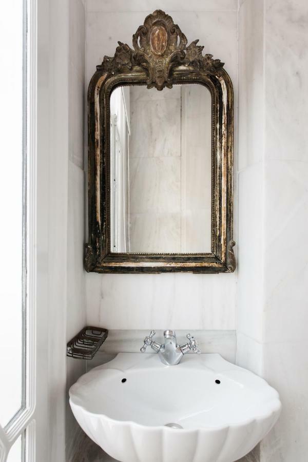 Step One | Luxury Suites Right In The Heart Of Acropolis Next To Metro Station Athena Bagian luar foto