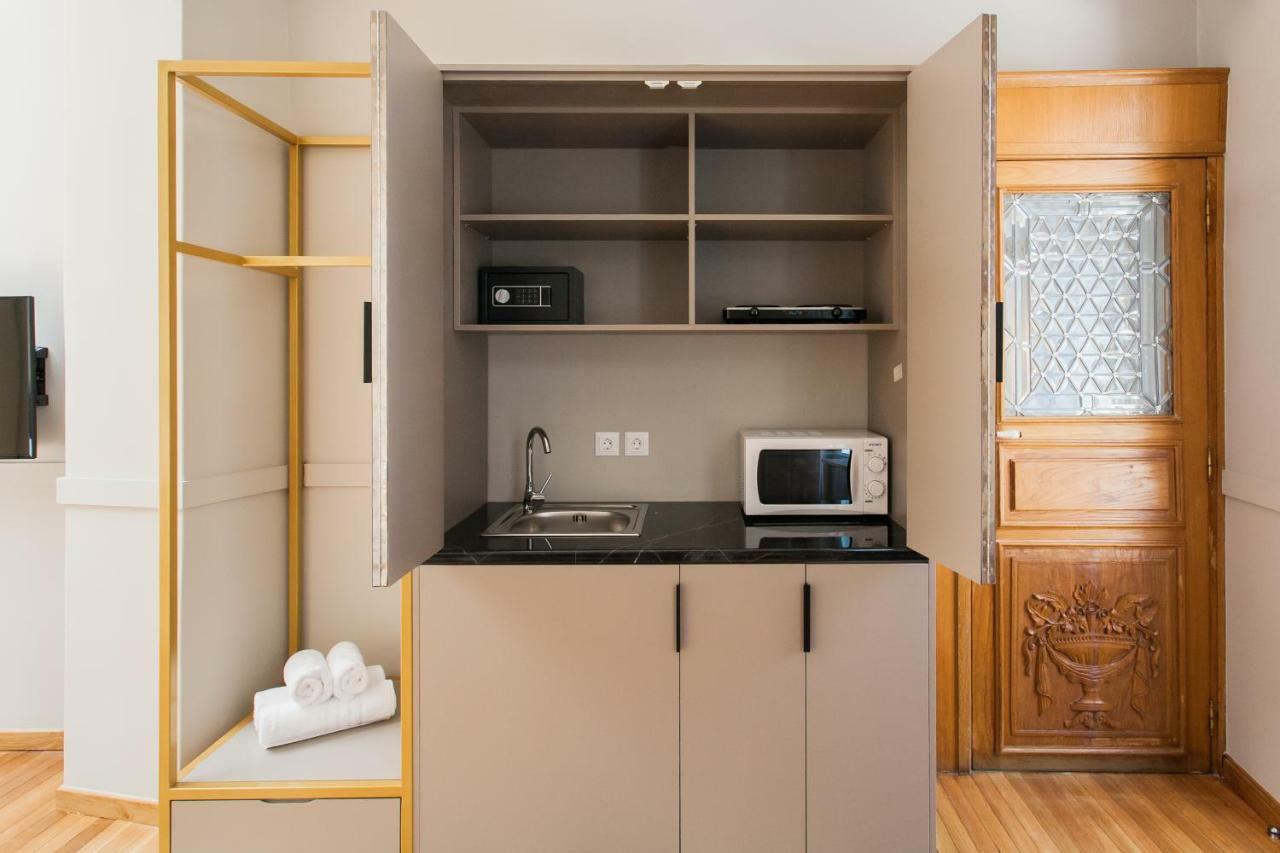 Step One | Luxury Suites Right In The Heart Of Acropolis Next To Metro Station Athena Bagian luar foto