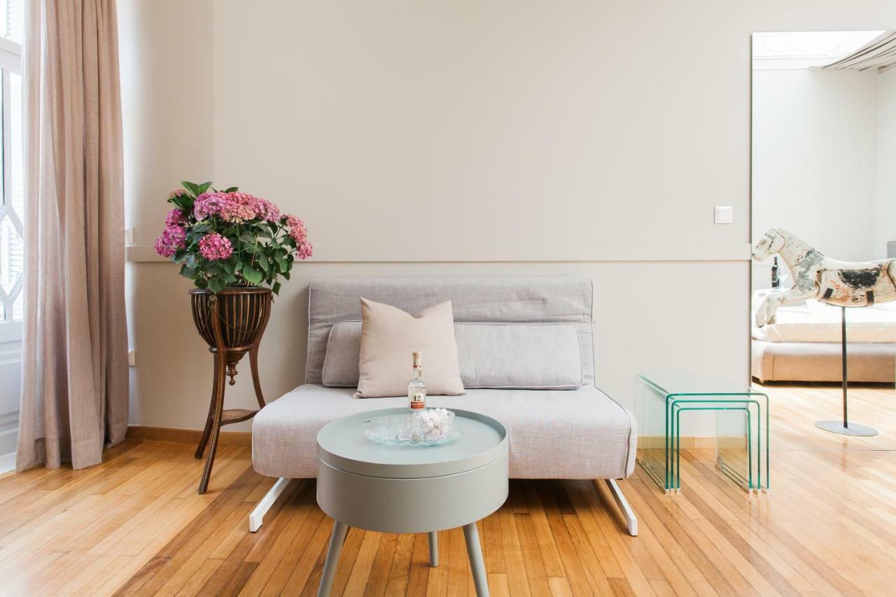 Step One | Luxury Suites Right In The Heart Of Acropolis Next To Metro Station Athena Bagian luar foto