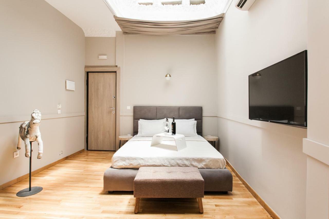Step One | Luxury Suites Right In The Heart Of Acropolis Next To Metro Station Athena Bagian luar foto