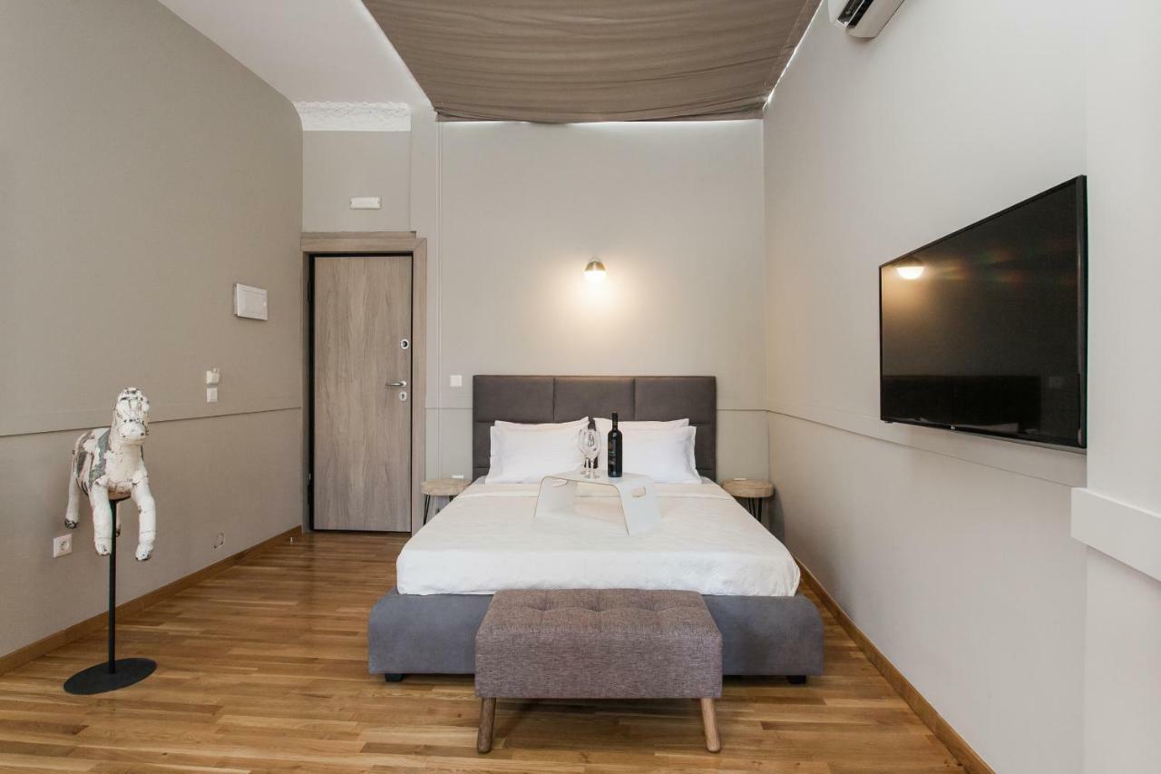 Step One | Luxury Suites Right In The Heart Of Acropolis Next To Metro Station Athena Bagian luar foto