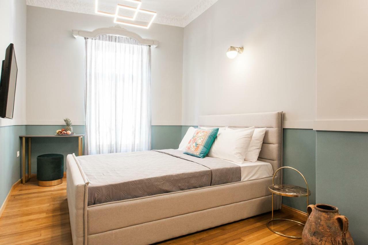 Step One | Luxury Suites Right In The Heart Of Acropolis Next To Metro Station Athena Bagian luar foto