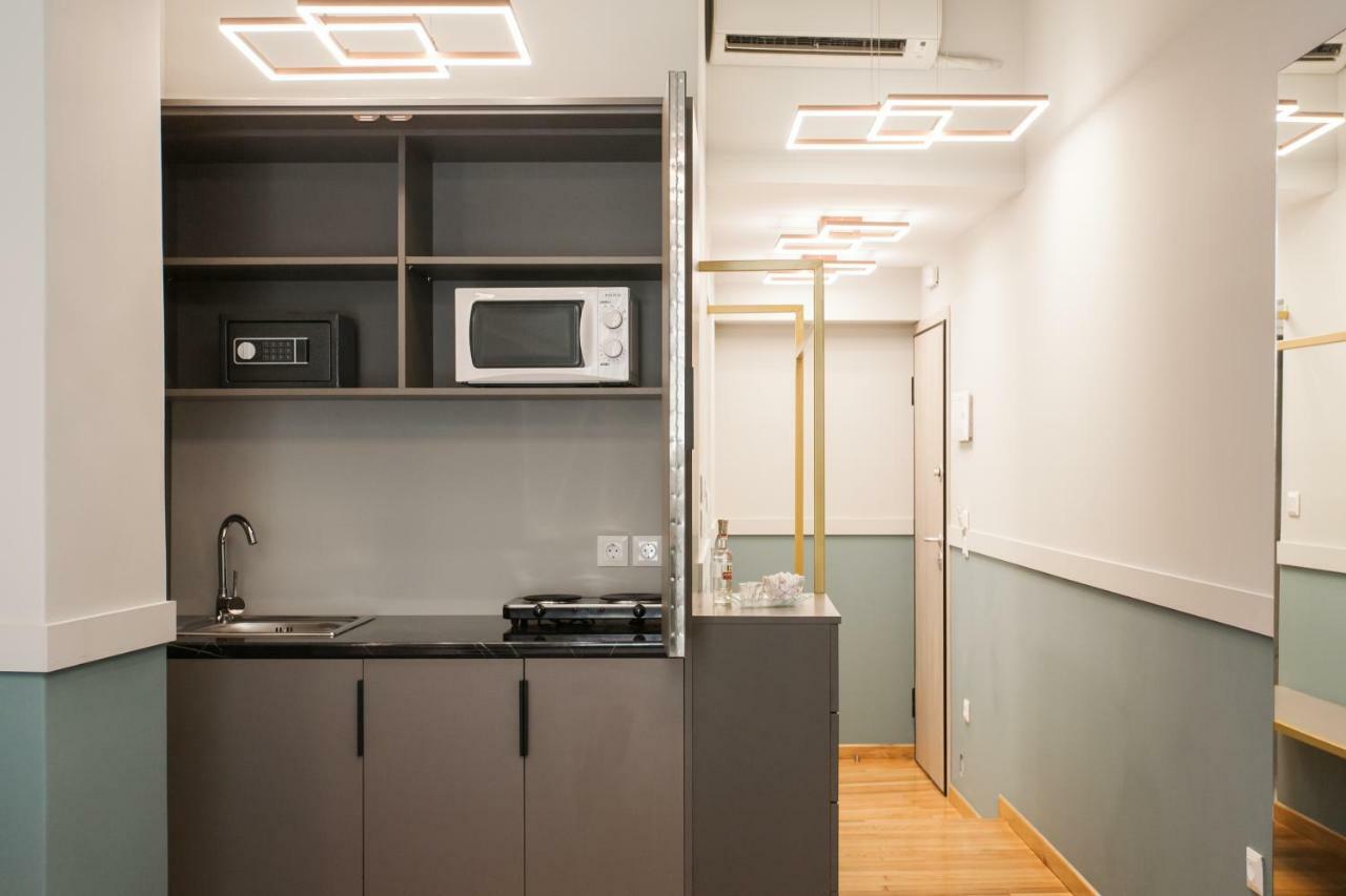 Step One | Luxury Suites Right In The Heart Of Acropolis Next To Metro Station Athena Bagian luar foto