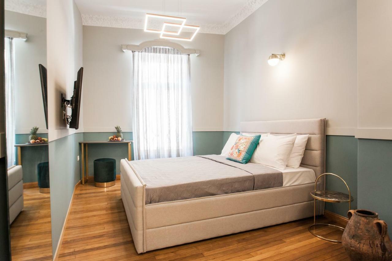 Step One | Luxury Suites Right In The Heart Of Acropolis Next To Metro Station Athena Bagian luar foto