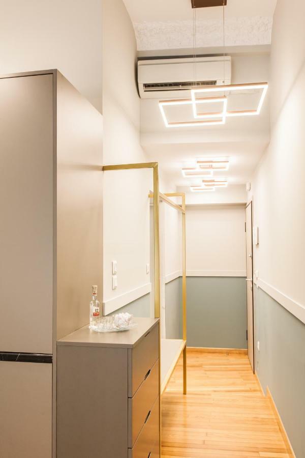 Step One | Luxury Suites Right In The Heart Of Acropolis Next To Metro Station Athena Bagian luar foto