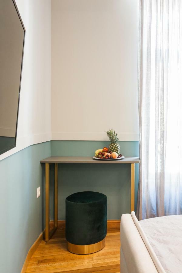 Step One | Luxury Suites Right In The Heart Of Acropolis Next To Metro Station Athena Bagian luar foto