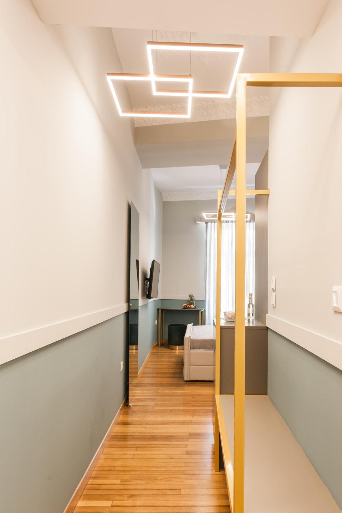 Step One | Luxury Suites Right In The Heart Of Acropolis Next To Metro Station Athena Bagian luar foto