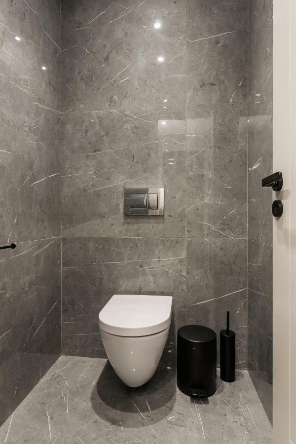 Step One | Luxury Suites Right In The Heart Of Acropolis Next To Metro Station Athena Bagian luar foto