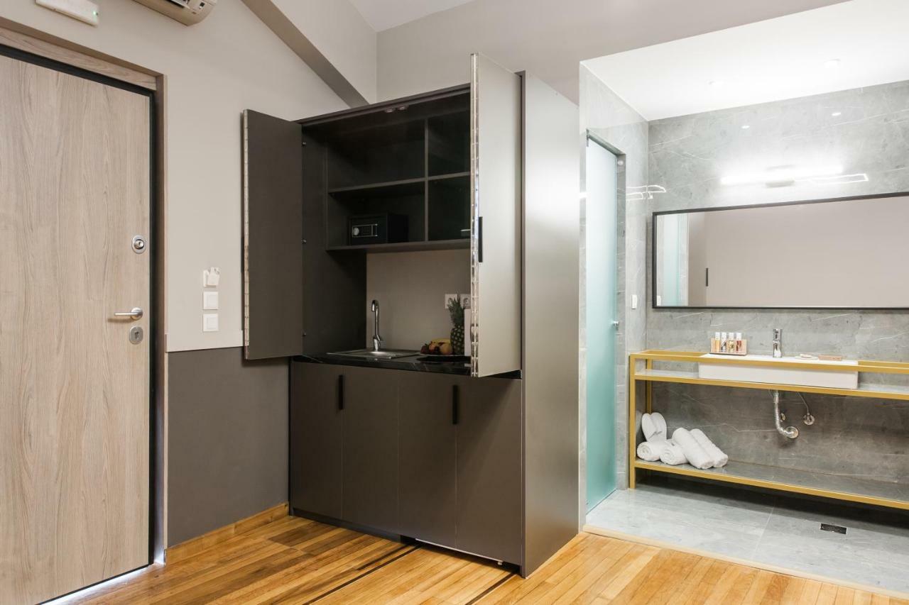 Step One | Luxury Suites Right In The Heart Of Acropolis Next To Metro Station Athena Bagian luar foto